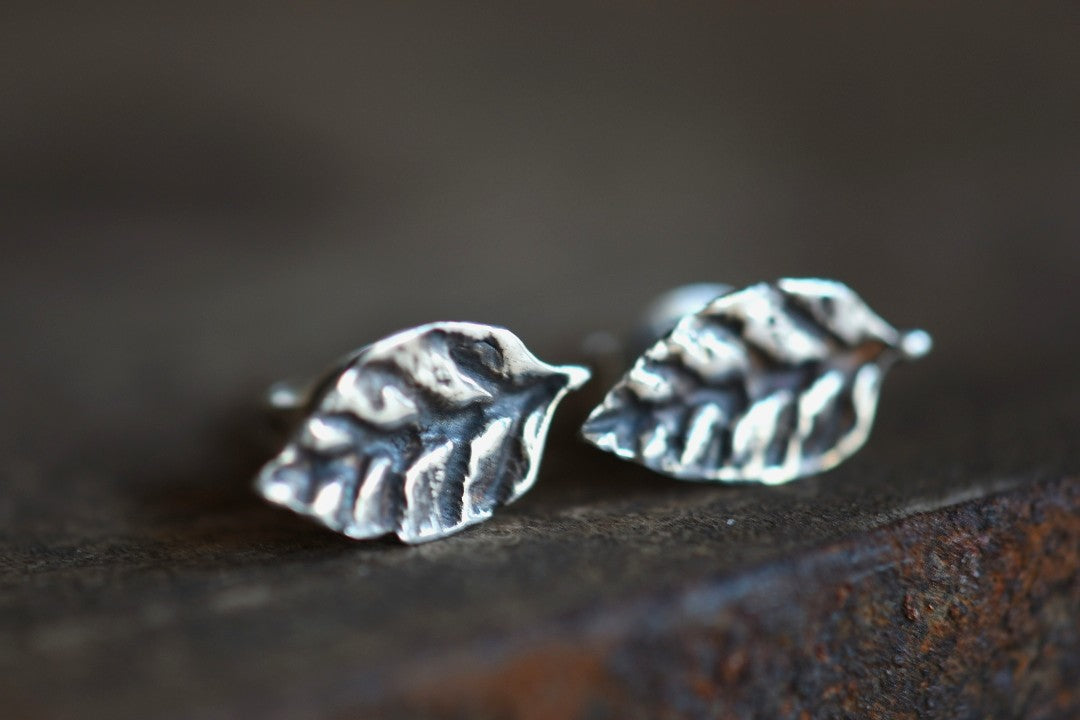 SMALL LEAVES - earrings