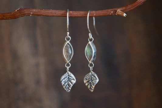 LEAF AND LABRADORITE - oorbellen