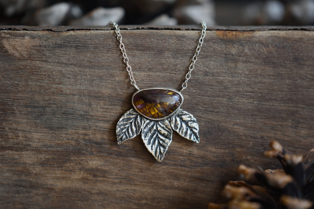 TRIPLE LEAF PENDANT CACOXENITE - ketting