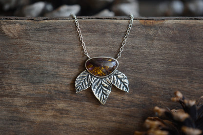 TRIPLE LEAF PENDANT CACOXENITE - ketting