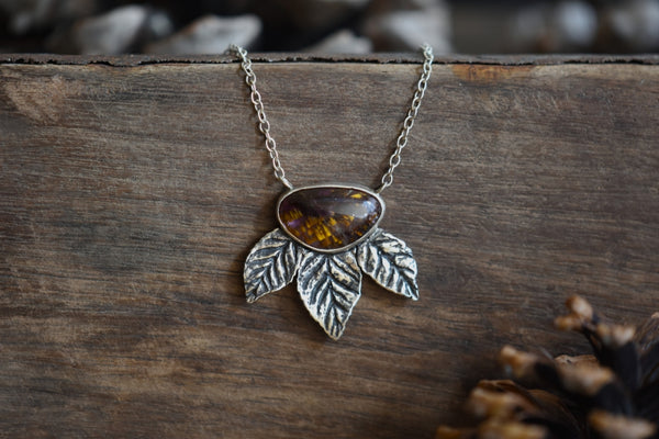 TRIPLE LEAF PENDANT CACOXENITE - ketting